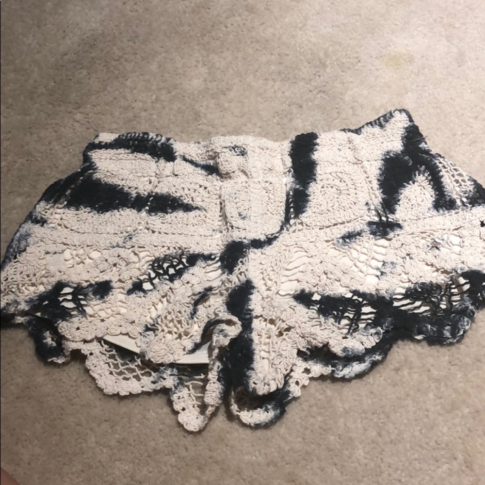 Creme and navy tie-dye crochet shorts ⭐️